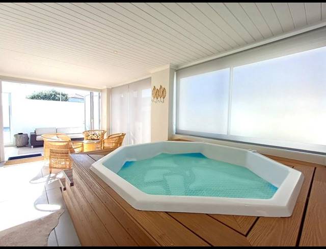 5 BEDROOM HOUSE FOR SALE IN PEARL BAY